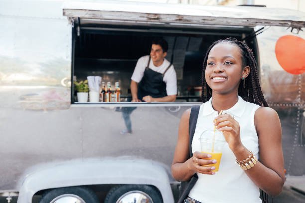 disposable plastic cups in food truck1